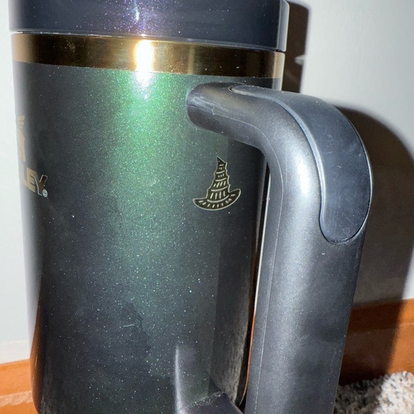 Stanley Elphaba For Good 40 oz - Picture 3 of 6